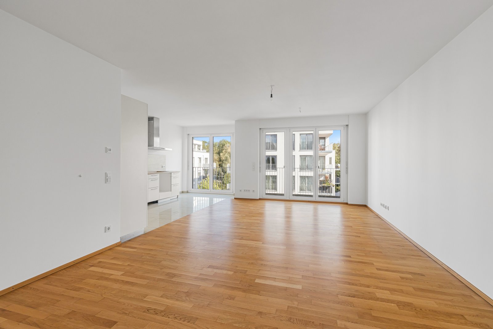 Schwabing-Freimann — Sold by Vera Luxe